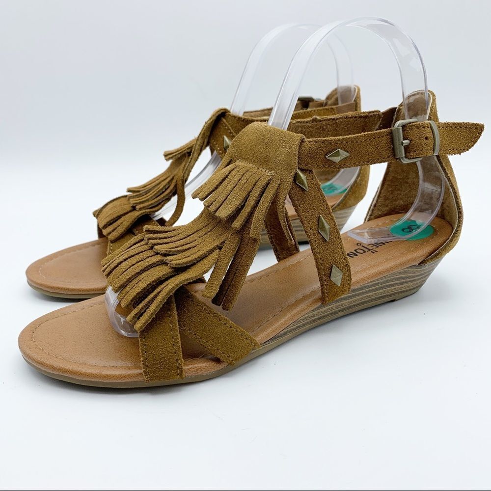 Minnetonka Merriam Suede Fringe Sandals Tan Wedge Sz 8‎